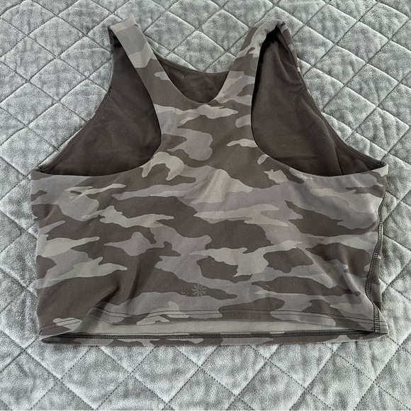 Athleta Conscious Crop Top Women Medium Gray Camo Powervita A-C Built In Bra B16 - Picture 4 of 7